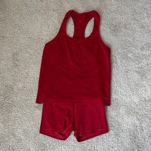 Lululemon Red Set Swiftly Tech waist length tank and align biker shorts 4”